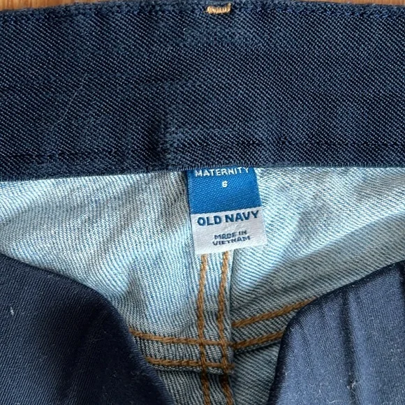 Old Navy Maternity Wide Leg Jeans 6 - Picture 3 of 4